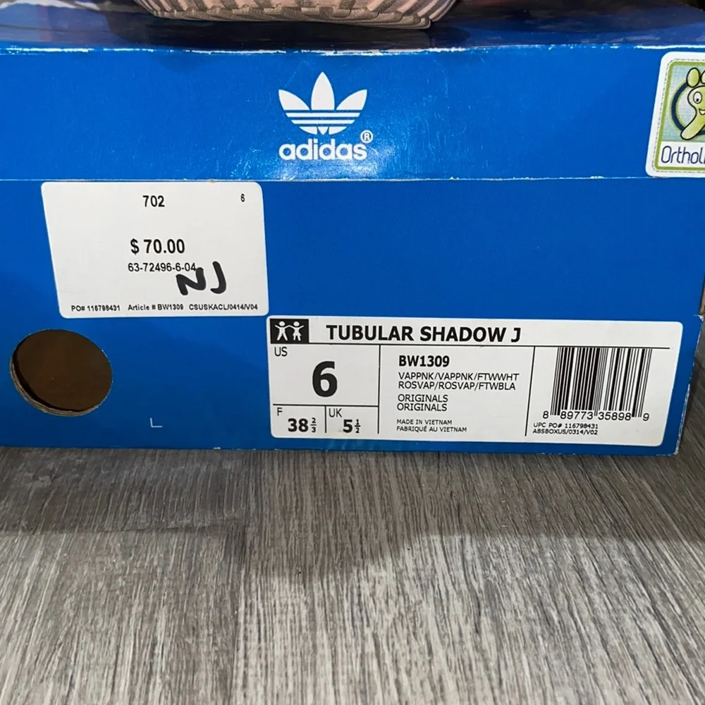 Adidas - Picture 4 of 5